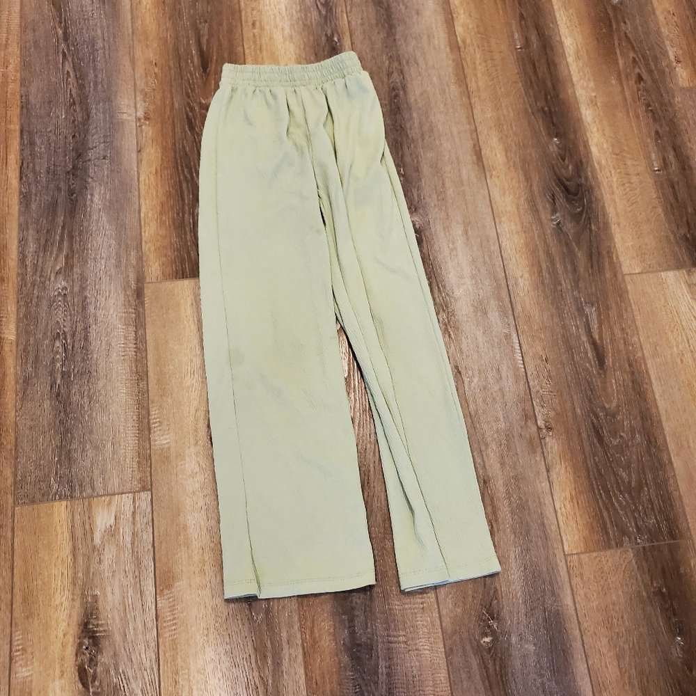 Girls size s(7/8) oversized pants